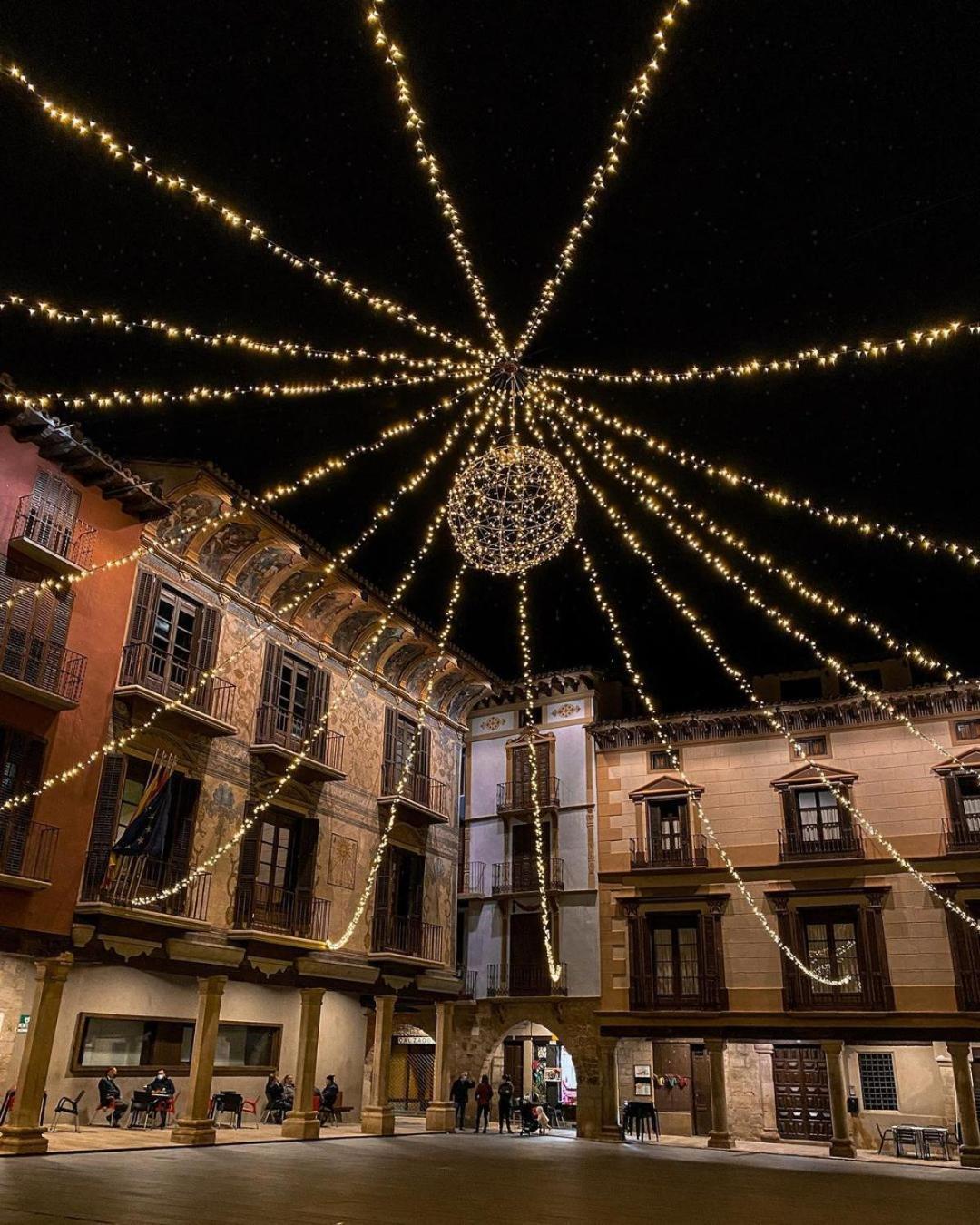 Apartamentos Angelus Plaza Mayor De Graus Exterior photo