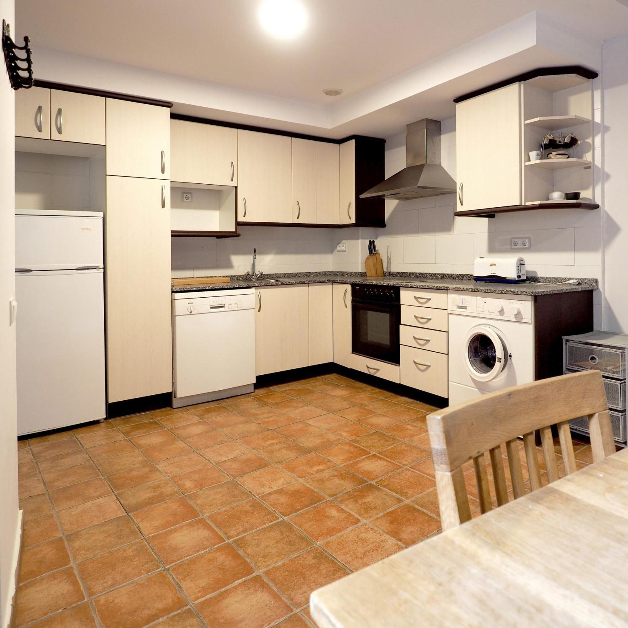Apartamentos Angelus Plaza Mayor De Graus Exterior photo