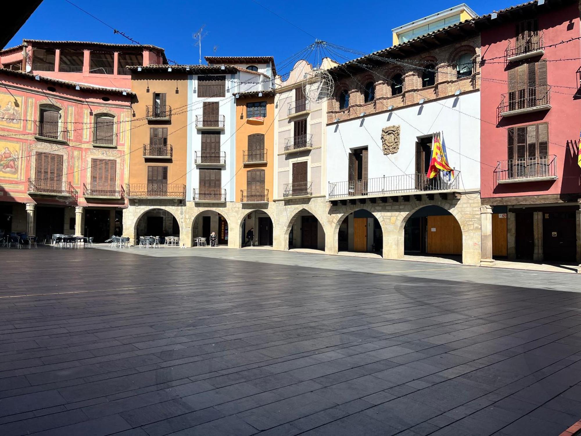 Apartamentos Angelus Plaza Mayor De Graus Exterior photo
